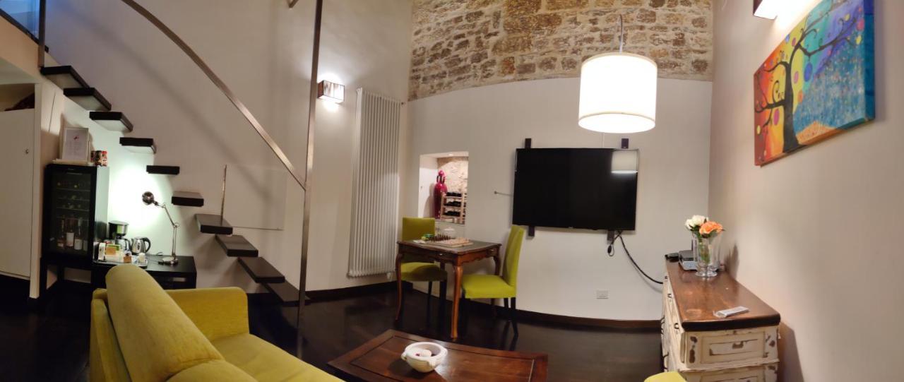 Bed & Breakfast Dimora Arco Basso - Old Town *